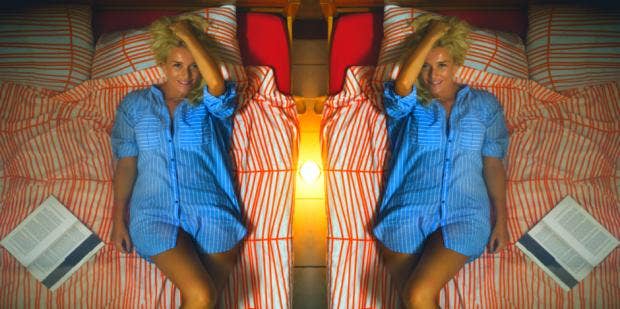 reads in pics Erotic Kenneth recommend Amatuer mature wife swapping clips